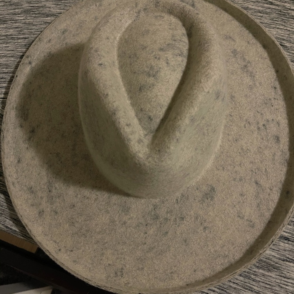 Brand new Olive and Pique hat